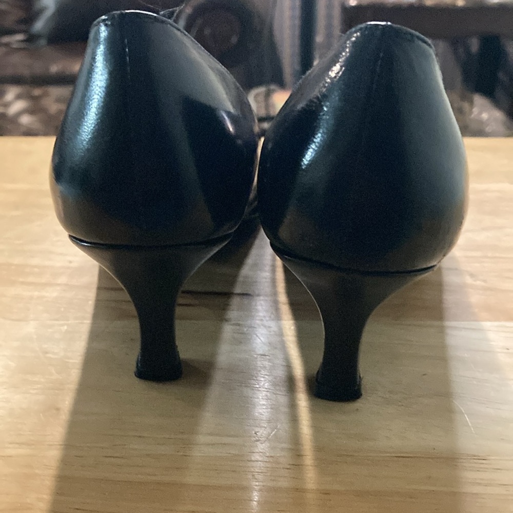 Stuart Weitzman-size 6AAA - Picture 3 of 6